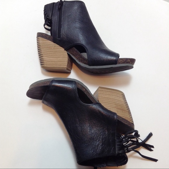 OTBT Shoes - Otbt free spirit black leather sandal booties